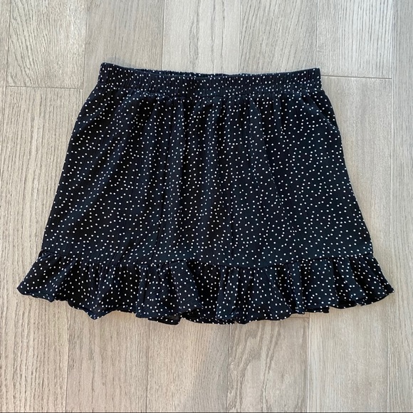 Dresses & Skirts - NWOT Polka Dot Mini Skirt